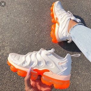 Creamsicle Vapormax Plus Women’s sz 6.5!